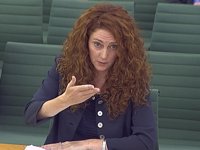 Rebekah Brooks niega cualquier responsabilidad en la contratación de detectives
