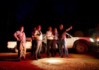 Monago se desplaza al término municipal de Oliva de Mérida para conocer la situación del incendio