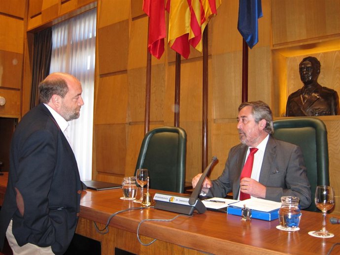  Alonso (IU) Con Belloch, En El Pleno De Hoy