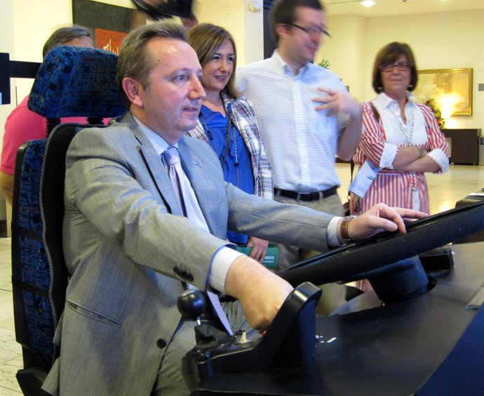 Recio En El Simulador De Circulación De Un Autobús.
