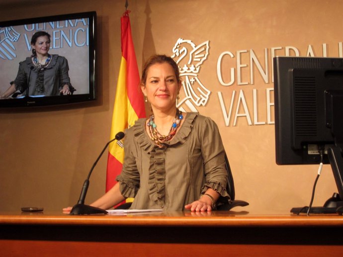 Paula Sánchez De León En Rueda De Prensa Posterior Al Pleno Del Consell