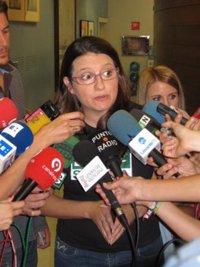 Compromís pide la "dimisión inmediata" de Camps "antes de ir al juzgado a reconocer que es un delincuente"