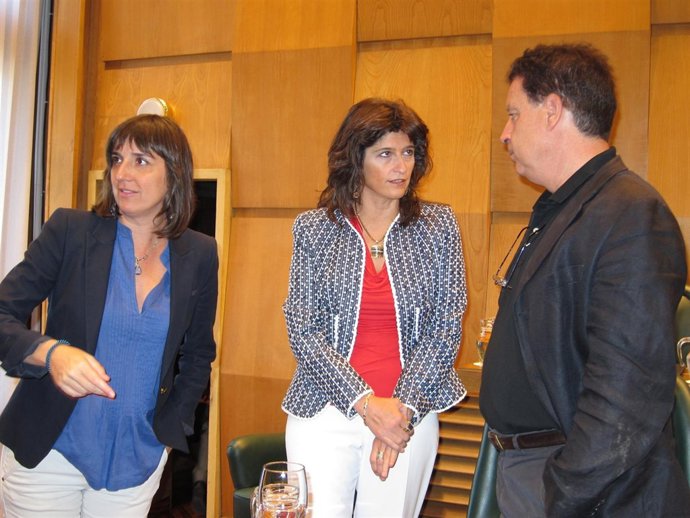 La Consejera De Servicios Públicos, En El Centro