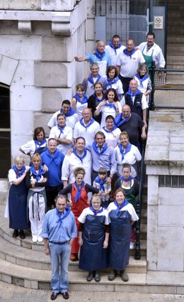 El Alcalde Junto A Los Comerciantes