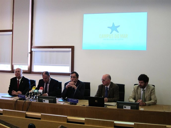 Convenio Entre Las Tres Universidades Gallegas Y El CSIC