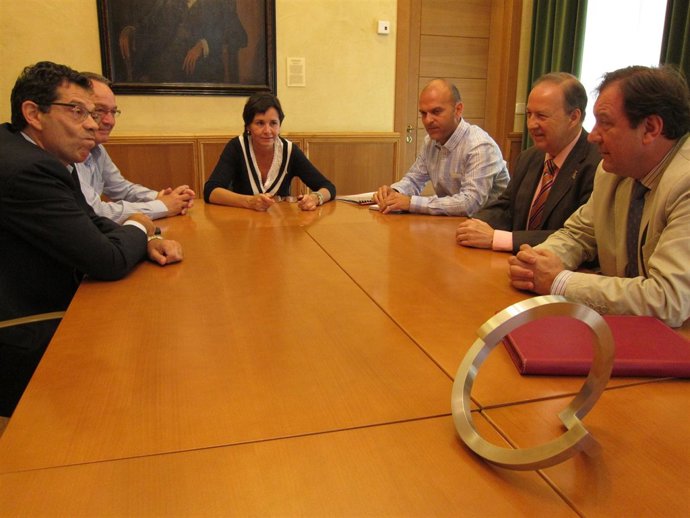 Carmen Moriyón Y Pedro Barbillo Con Representantes De La Federación De Tenis