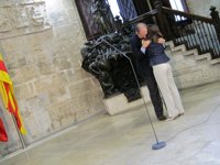 Camps deja la presidencia tras ocho años y un mes acorralado por la 'causa de los trajes'