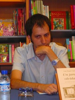 El Poeta Luis Bagué, Uno De Los Participantes En Las 'Veladas Poéticas'