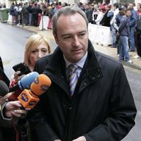 Alberto Fabra cree que Camps es un ejemplo de responsabilidad