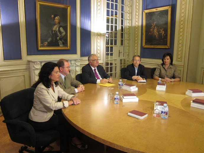 Reunión De La Mesa De Las Corts