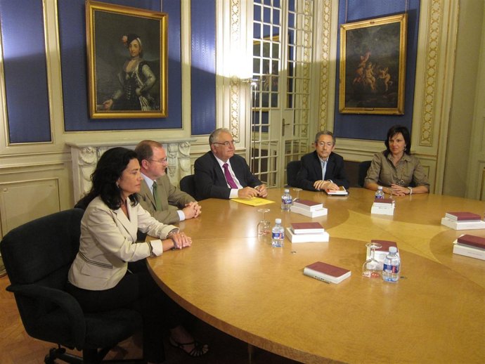Reunión De La Mesa De Las Corts