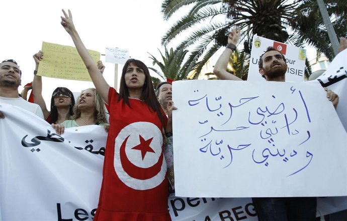 Manifestación En Túnez Contra La Violencia Religiosa