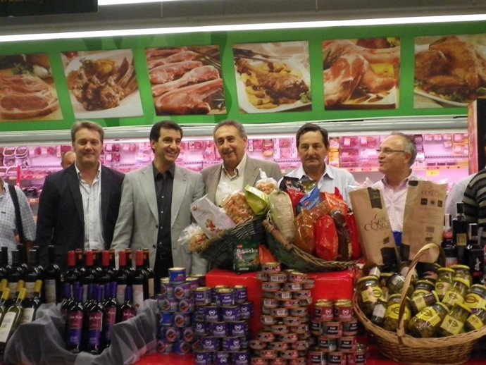 Biel Company Junto Con Representantes De Las Entidades Participantes