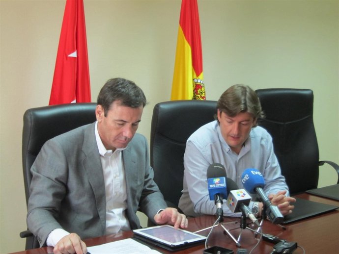 Tomás Gómez Durante Al Rueda De Prensa En Santos De La Humosa