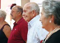 La Junta anuncia el pago de 9,6 millones a las residencias de mayores y 9 millones al transporte escolar