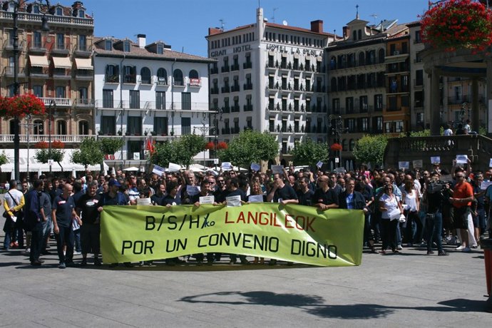Trabajadores De BSH Esquíroz.