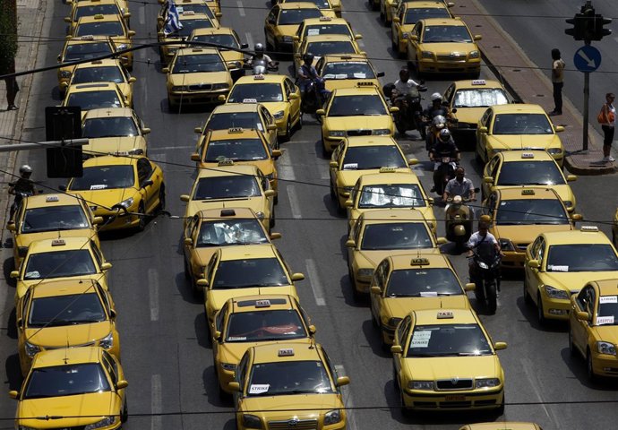 Huelga De Taxistas Griegos Contra Los Planes De Ajuste Del Gobierno
