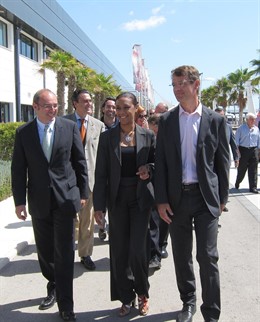 Lola Johnson A Su Llegada A La Zona Volvo De Alicante