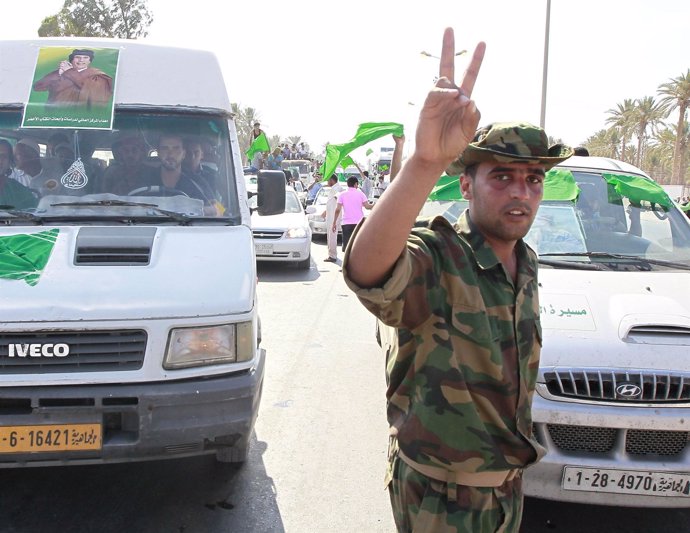 Soldados De Gadafi En La Ciudad Libia De Zlintan