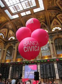 Banca Cívica imita a Bankia y salva en tablas su debut, ajena a la fiesta del Ibex