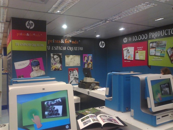 Nuevo Centro Prints & Friends 