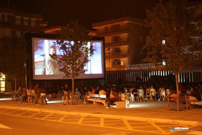 La Primera Edición Del Ciclo De 'Cine Al Aire Libre'