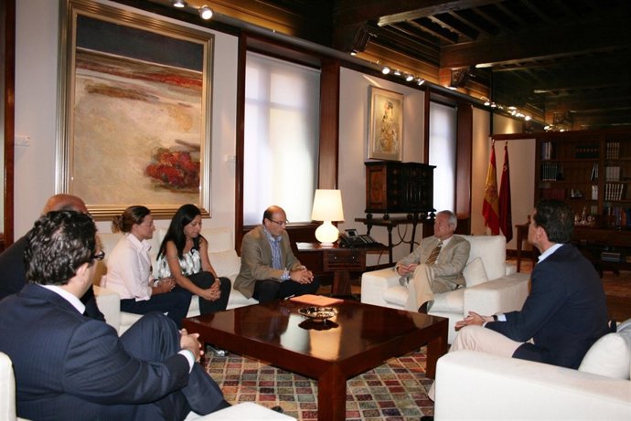 Valcárcel Con Directivos De CECLOR