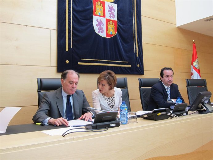 El Consejero De Economía, Tomás Villanueva, Comparece Ante Las Cortes