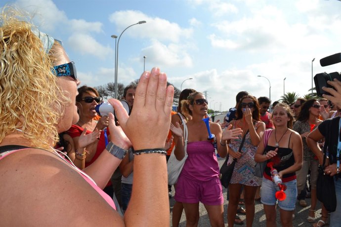 Trabajadores De Gadir Solar Reclaman La Nómina De Junio