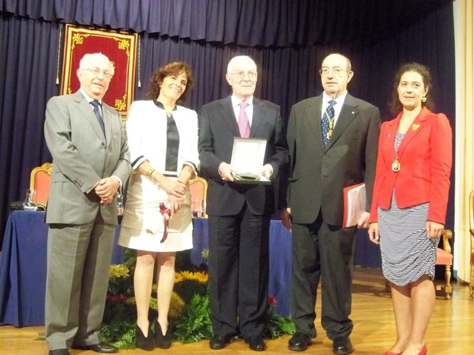 Homenaja A García De La Concha