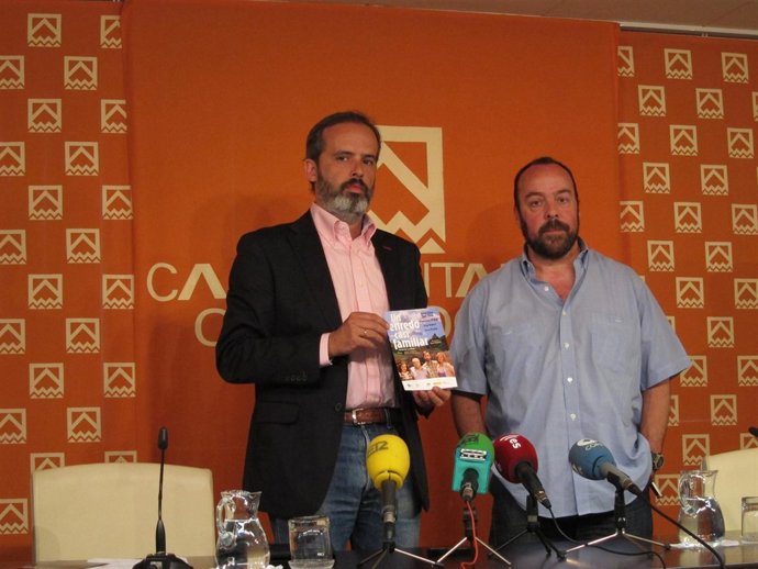 El Director De La Obra Social De Caja Cantabria Con Juan Polanco