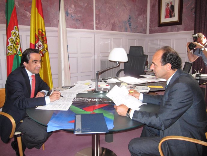 Calderón Y Diego, Reunidos. 