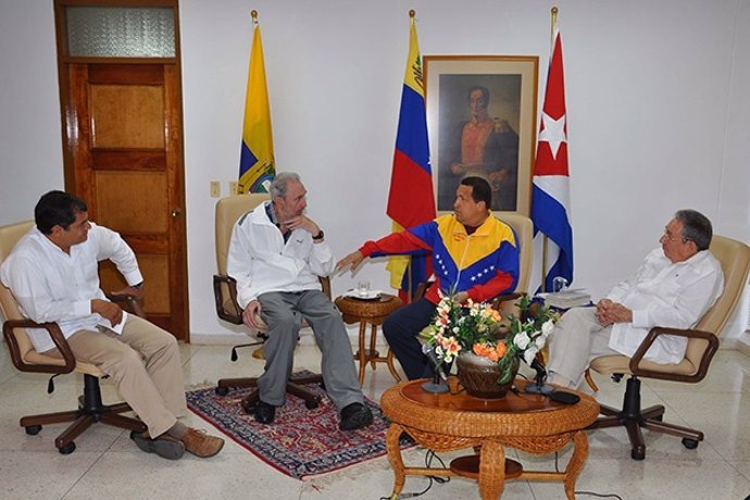 Rafael Correa, Fidel Castro, Hugo Chávez Y Raúl Castro Reunidos En Cuba.