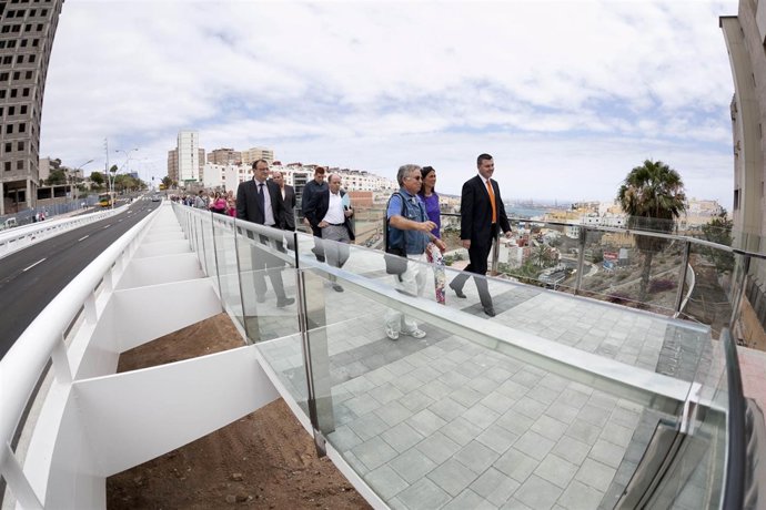 Concejales Pasean Por La Avenida Obispo Romo