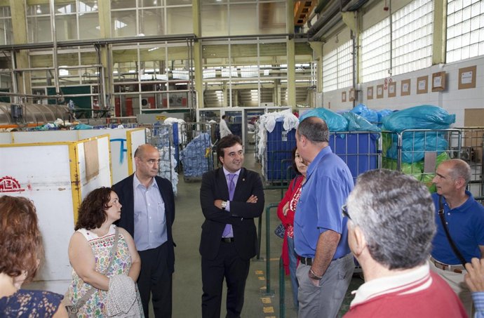 Diego Movellán Visita Instalaciones De Amica