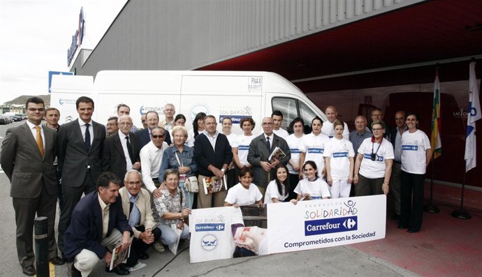 La Fundación Carrefour Dona Un Furgón Al Banco De Alimentos De La Rioja 