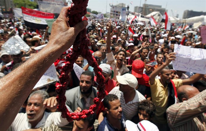 Los Egipcios Le Cogen Cariño A Manifestarse En La Plaza Tahrir