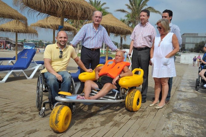 Francisco De La Torre Presenta El Programa 'Disfruta La Playa'