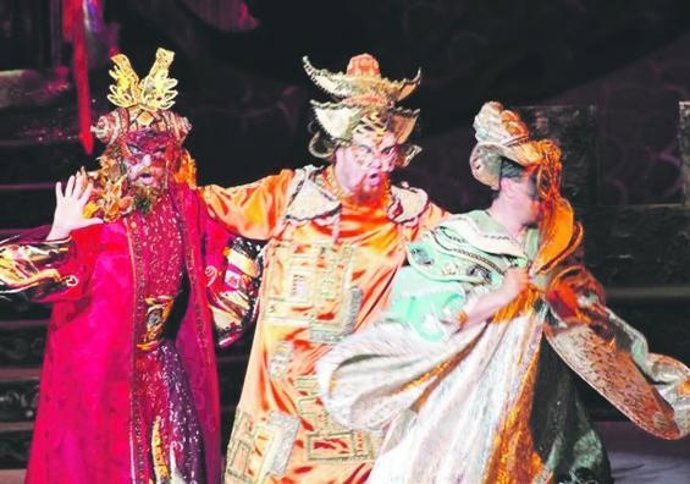 La Compañía De Öpera Internacional Concerlírica Interpretando 'Turandt'