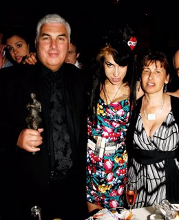 Amy Winehouse Y Sus Padres Janis Y Mitch
