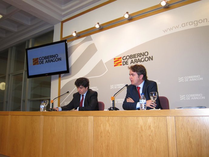 Mario Garcés Y Roberto Bermúdez De Castro Comparecen Tras El Consejo De Gobierno