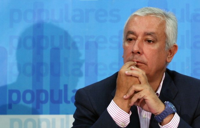 Javier Arenas, muy pensativo