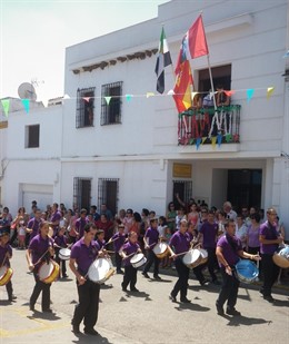 Banda De Tambores Y Cornetas