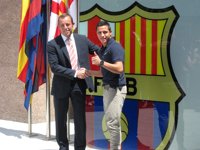 Fútbol.- Alexis pasa revisión médica y firma su contrato de cinco temporadas con el Barça