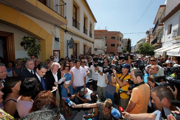 Imagen De La Concentración Solidaria Con El Pueblo Noruego En Alfaz Del Pi