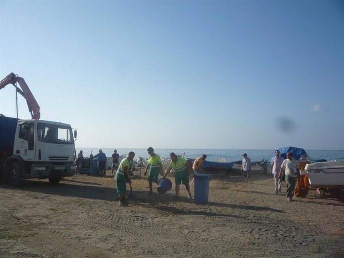 Limpieza De Varaderos En Rincón De La Victoria