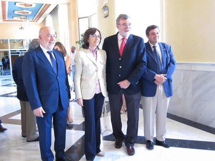 Rosa Aguilar, Entre Los Rectores De Almería, Córdoba Y Huelva