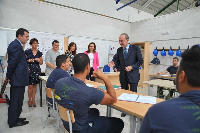 De La Torre Visita Las Nuevas Instalaciones Del IMFE En El Edificio De Cofarán