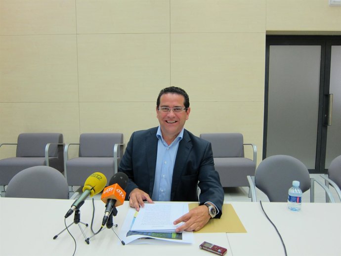 El Concejal De Urbanismo, Jorge Bellver, Tras La Reunión De La Comisión 