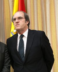 El ministro de Educación, Ángel Gabilondo, visita este martes la ciudad  Lorca para conocer los daños del terremoto